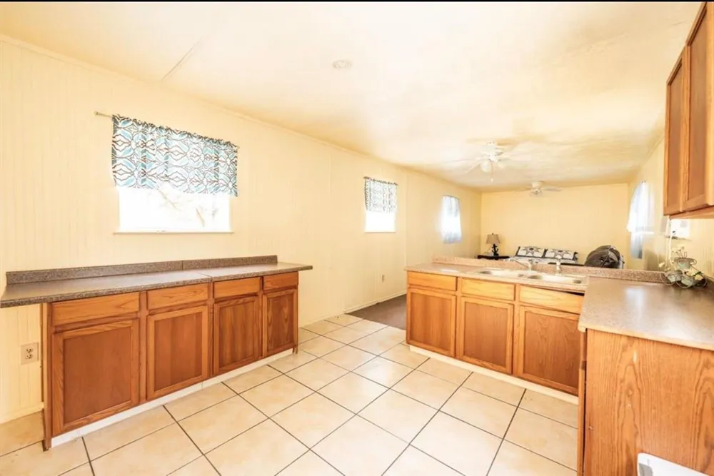 464 River Road Angleton, TX 77515