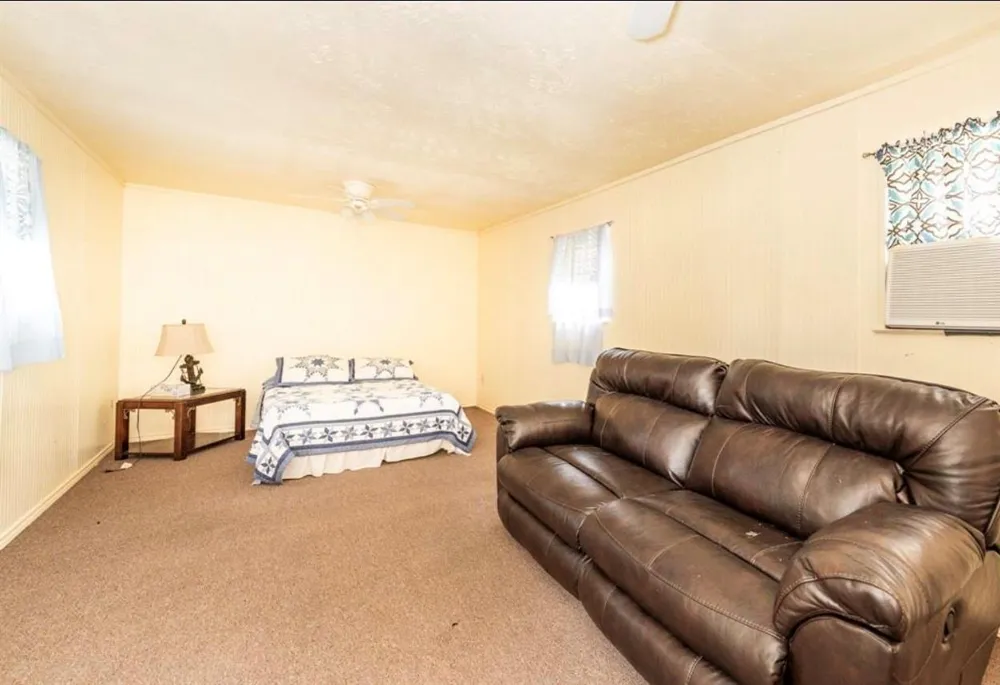 464 River Road Angleton, TX 77515