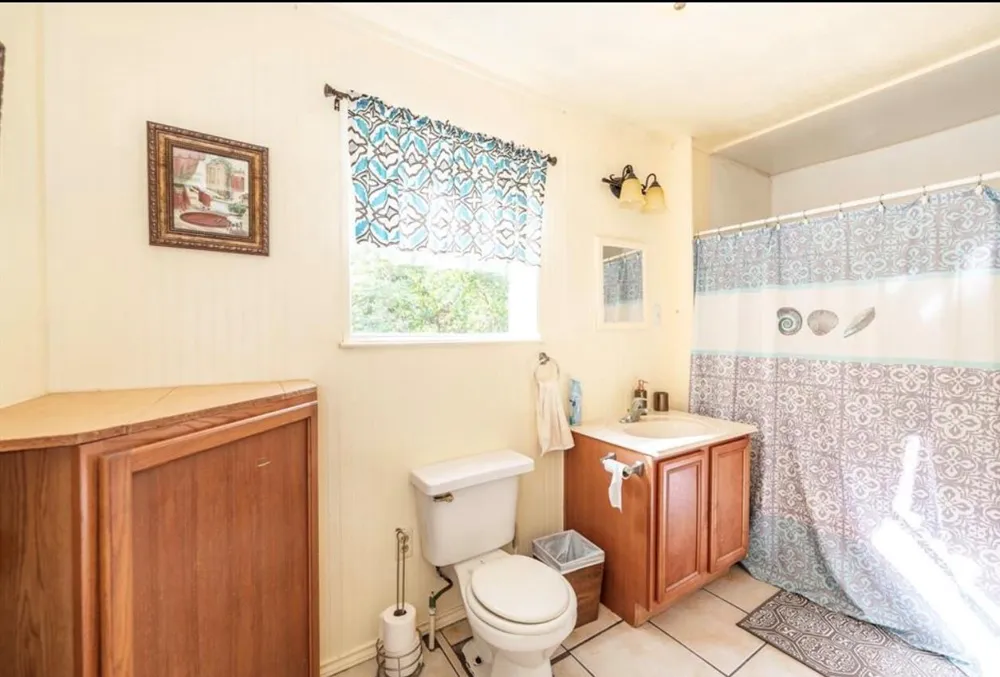 464 River Road Angleton, TX 77515