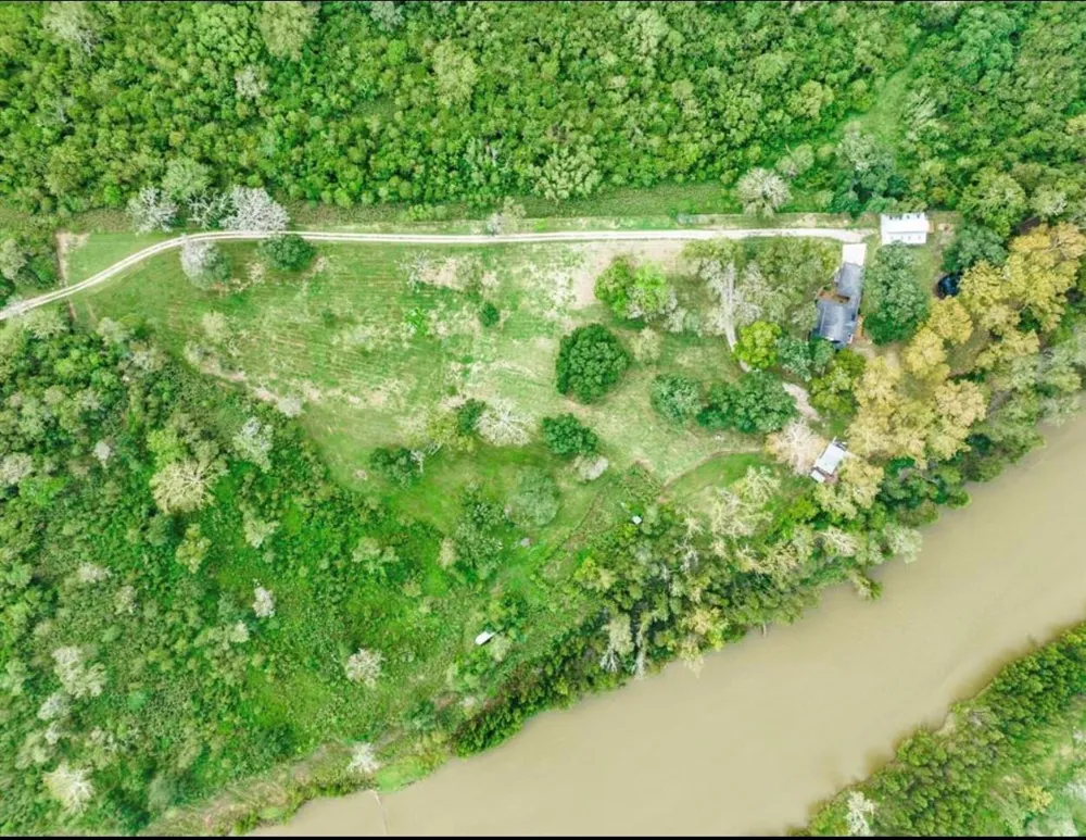 464 River Road Angleton, TX 77515