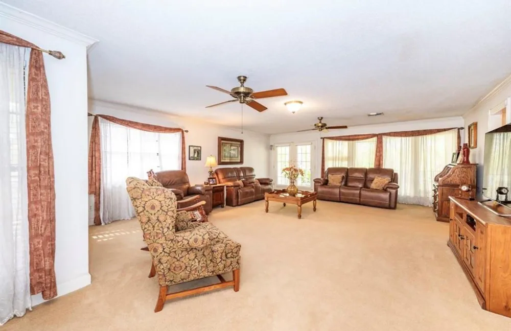 464 River Road Angleton, TX 77515