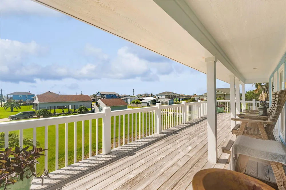 966 Mr G Crystal Beach, TX 77560