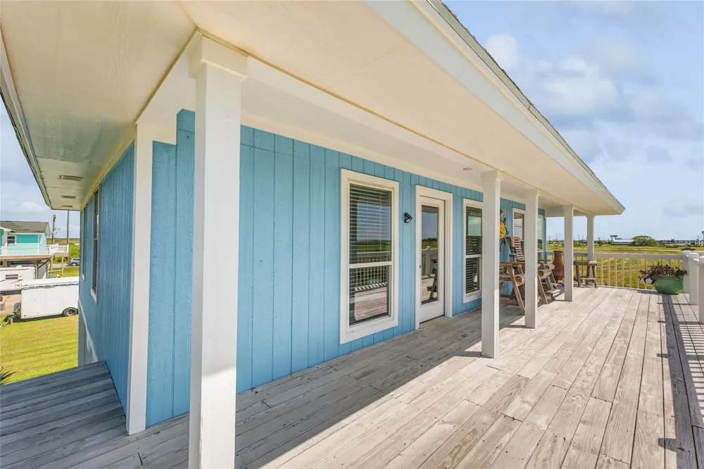 966 Mr G Crystal Beach, TX 77560