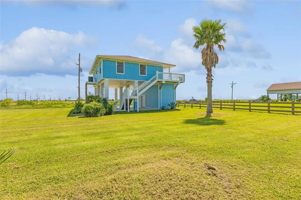 966 Mr G Crystal Beach, TX 77560