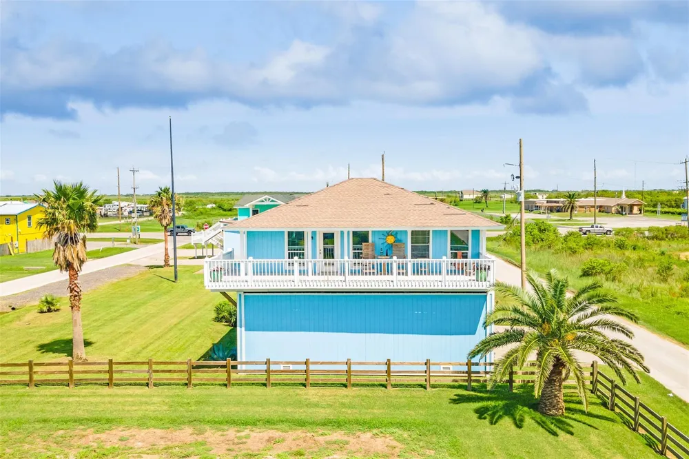 966 Mr G Crystal Beach, TX 77560