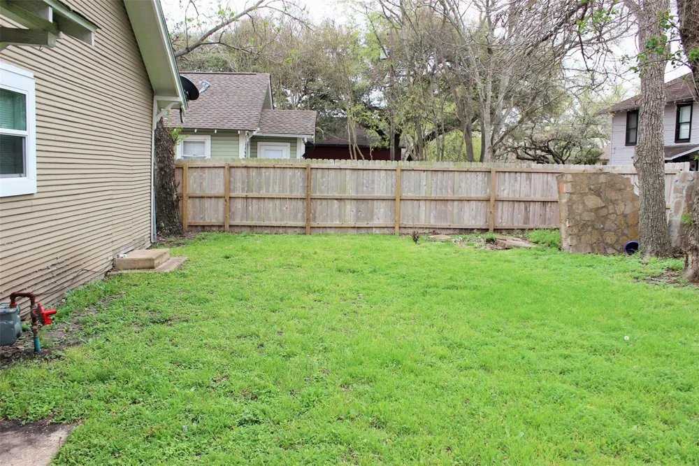1003 Park Street Brenham, TX 77833