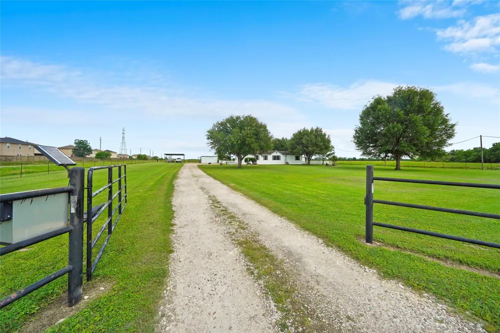 16070 Warren Ranch Road Hockley, TX 77447