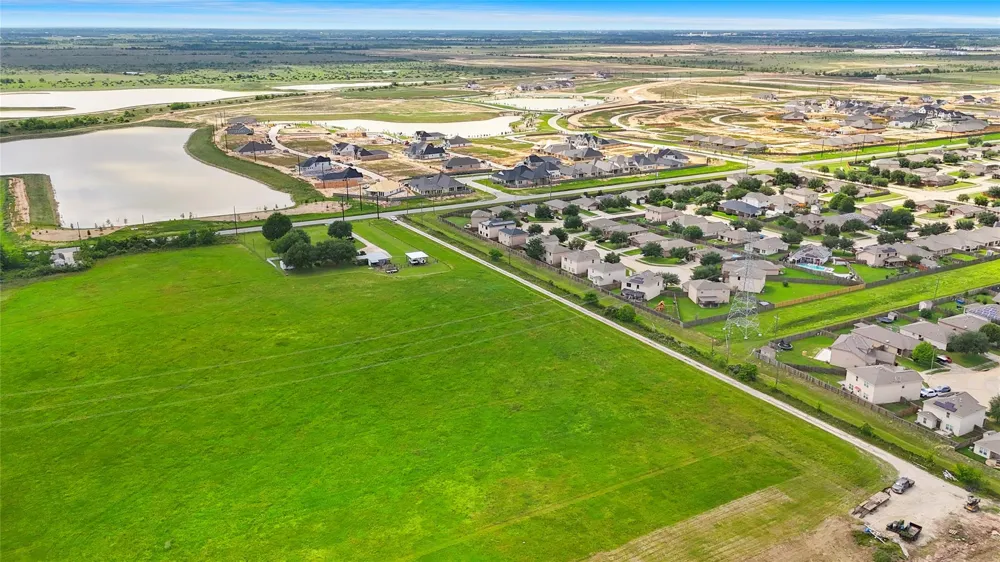 16070 Warren Ranch Road Hockley, TX 77447
