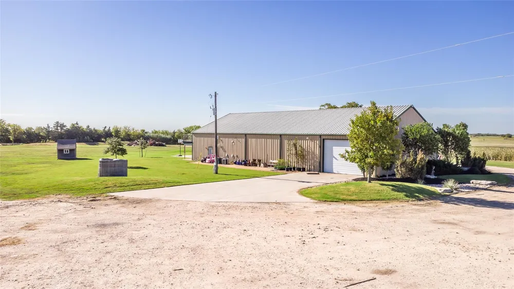 75 Memory Lane Burton, TX 77835