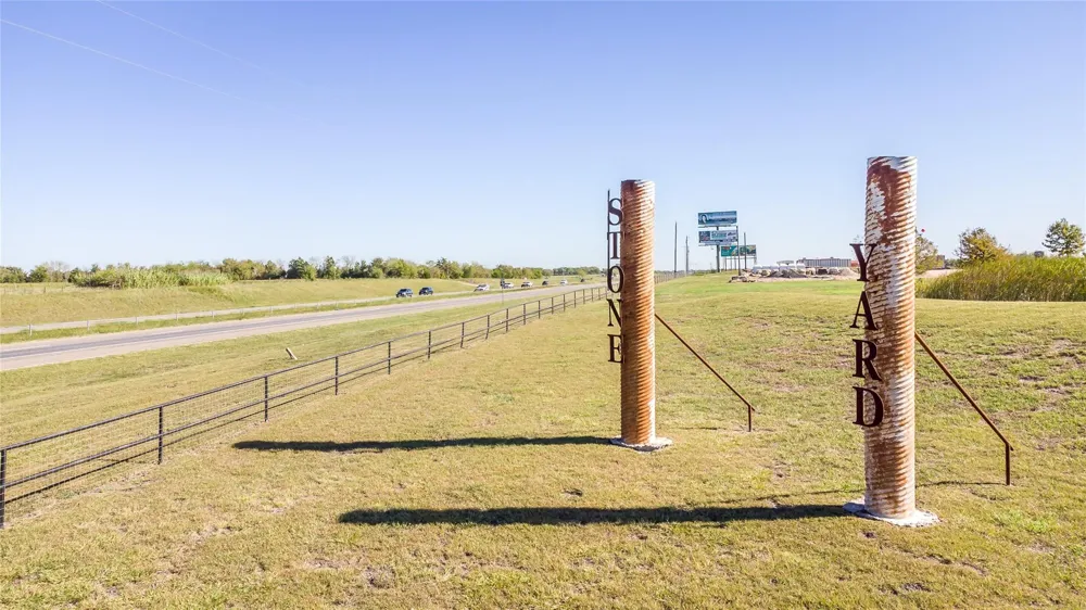 75 Memory Lane Burton, TX 77835