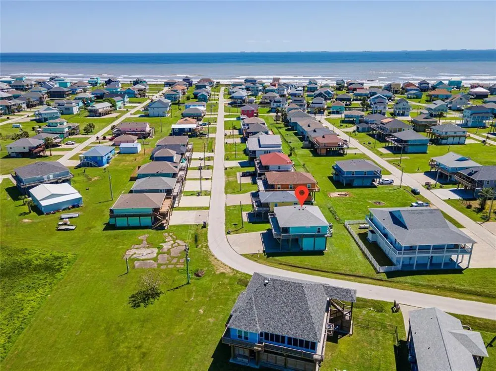 987 Surf Crystal Beach, TX 77650