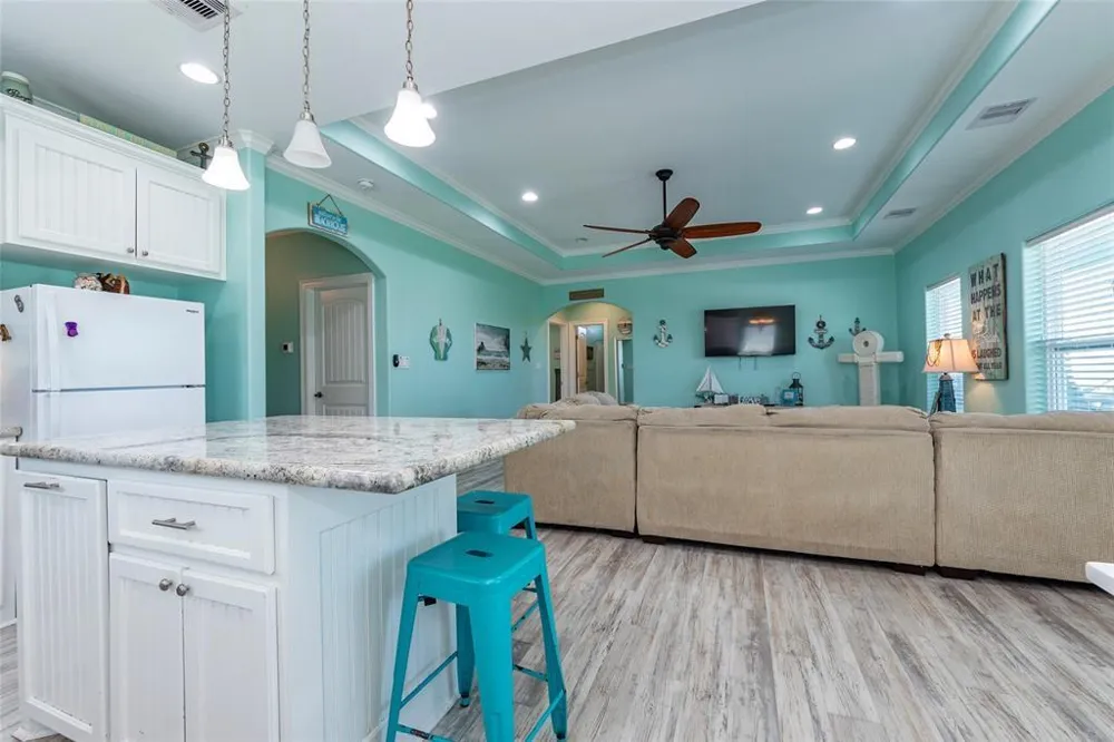 987 Surf Crystal Beach, TX 77650