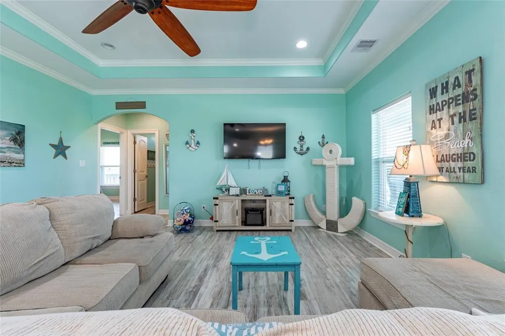 987 Surf Crystal Beach, TX 77650