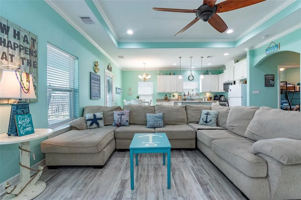 987 Surf Crystal Beach, TX 77650