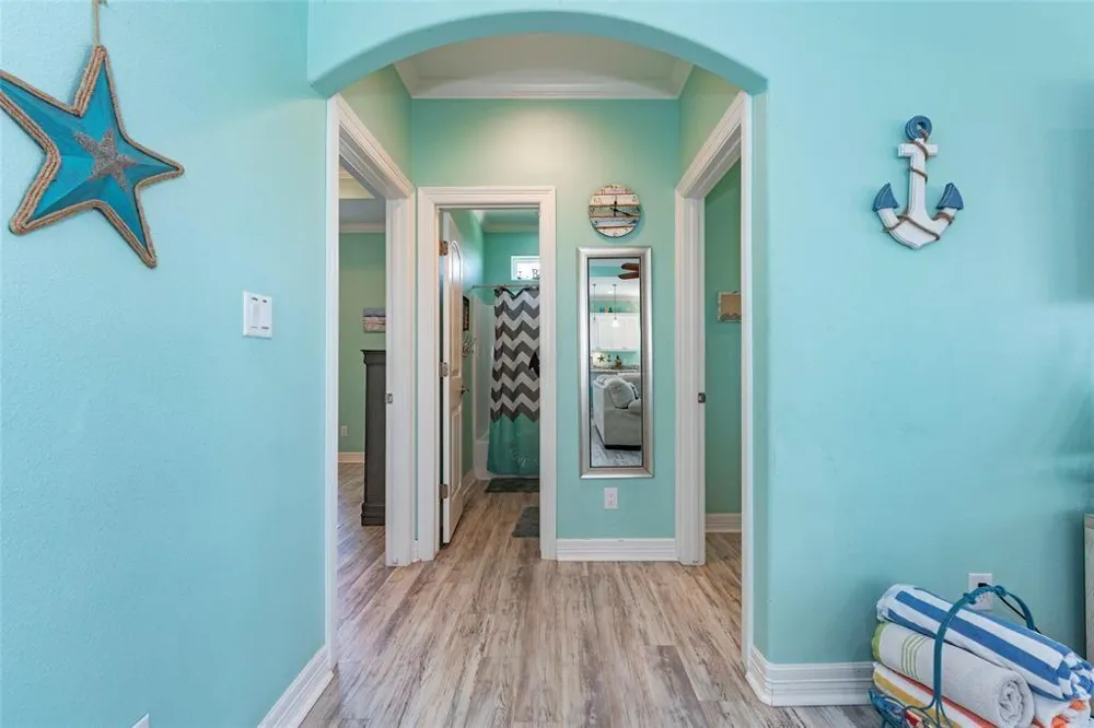 987 Surf Crystal Beach, TX 77650