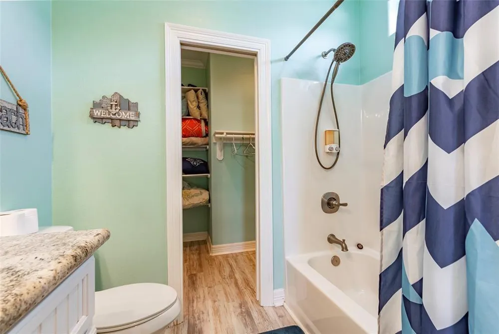 987 Surf Crystal Beach, TX 77650