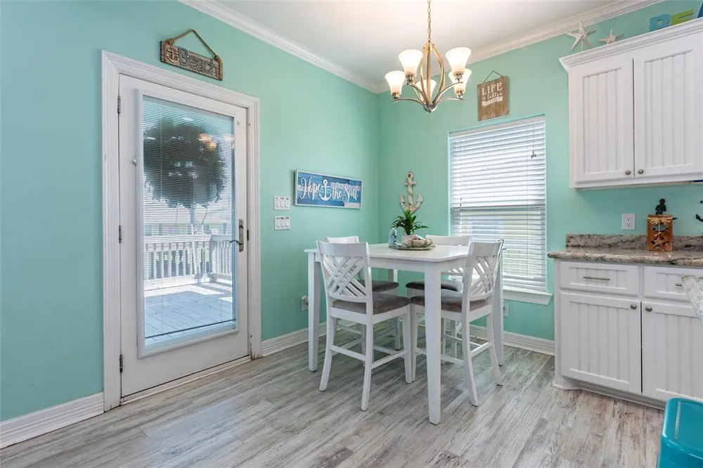987 Surf Crystal Beach, TX 77650
