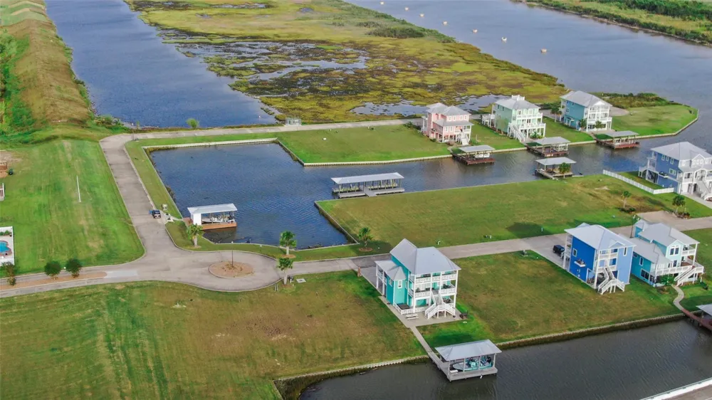 11 Alpha Slip Road Matagorda, TX 77457