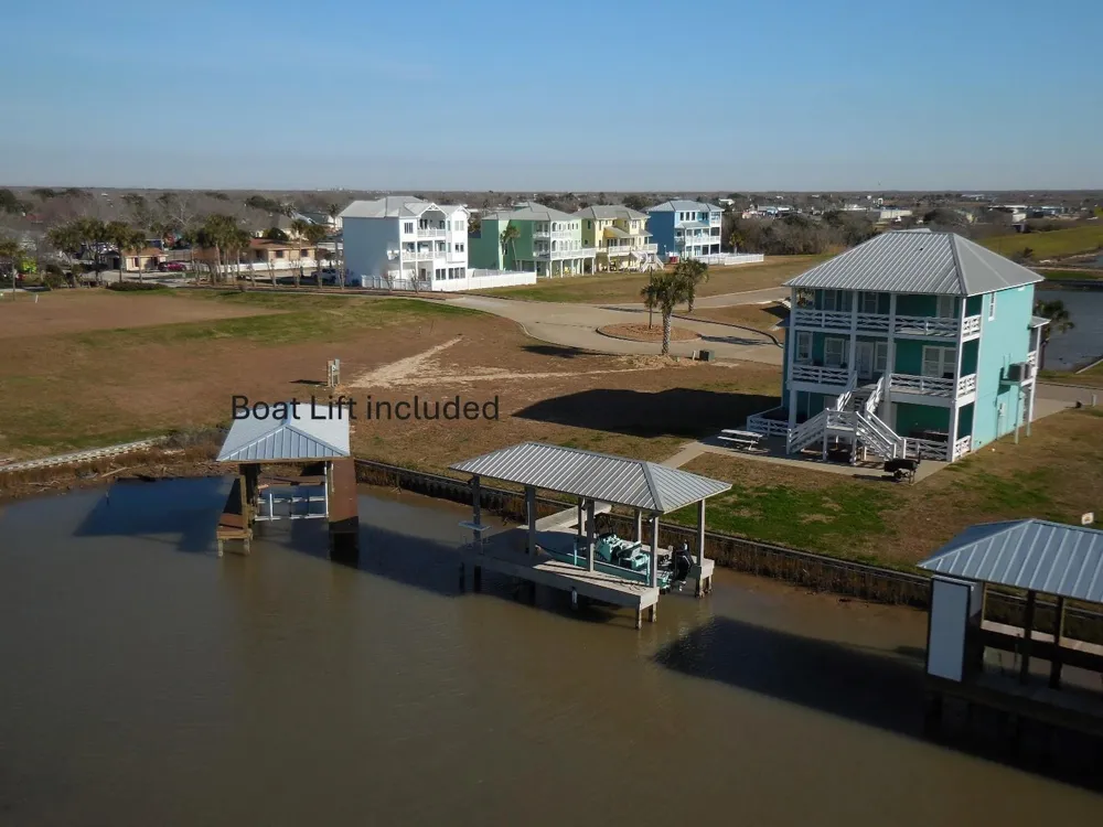 11 Alpha Slip Road Matagorda, TX 77457