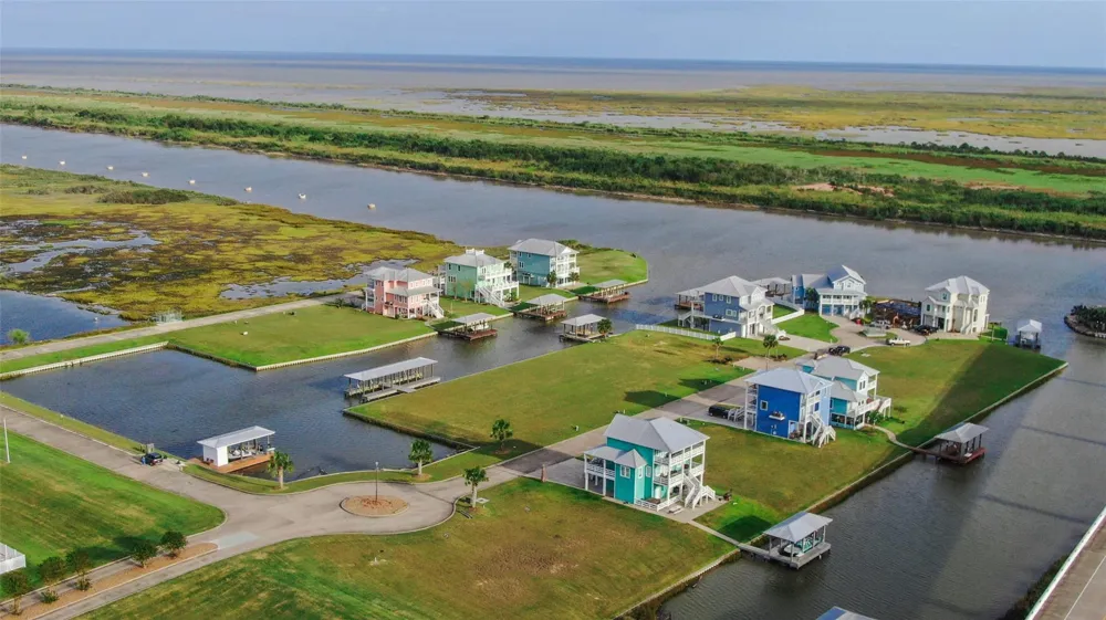 11 Alpha Slip Road Matagorda, TX 77457