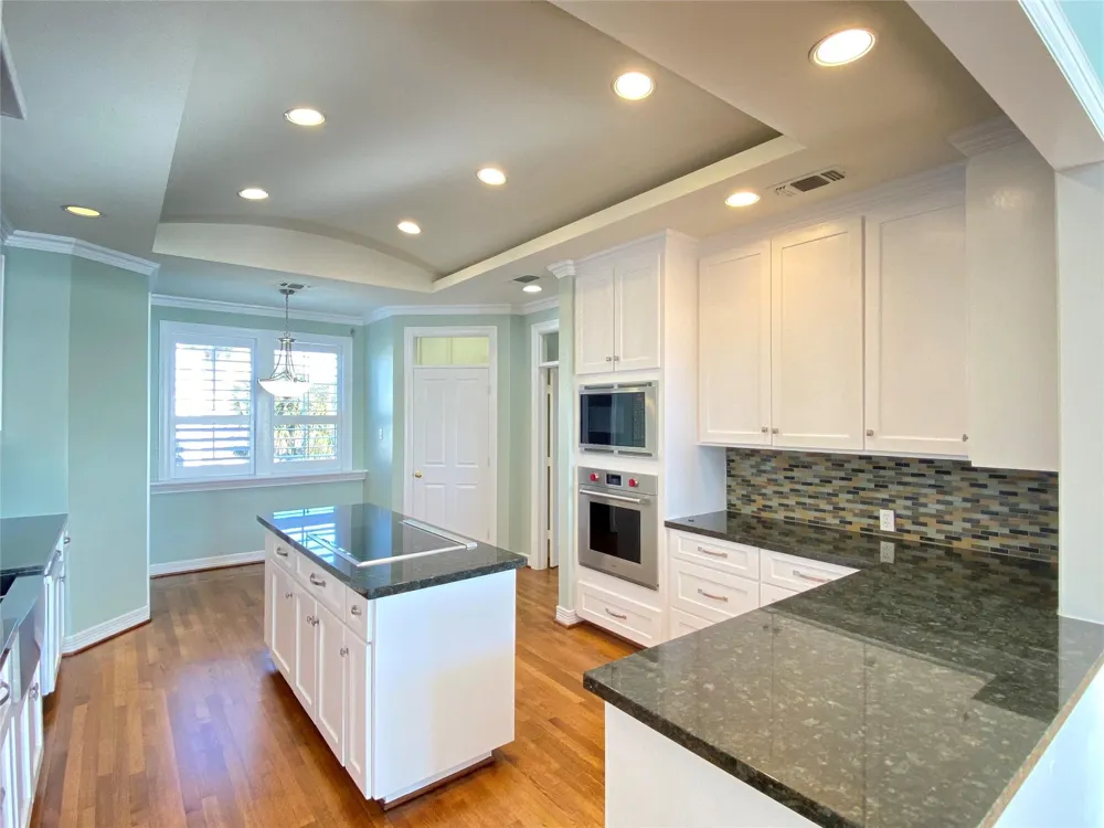 919 Long Reach Drive Tiki Island, TX 77554