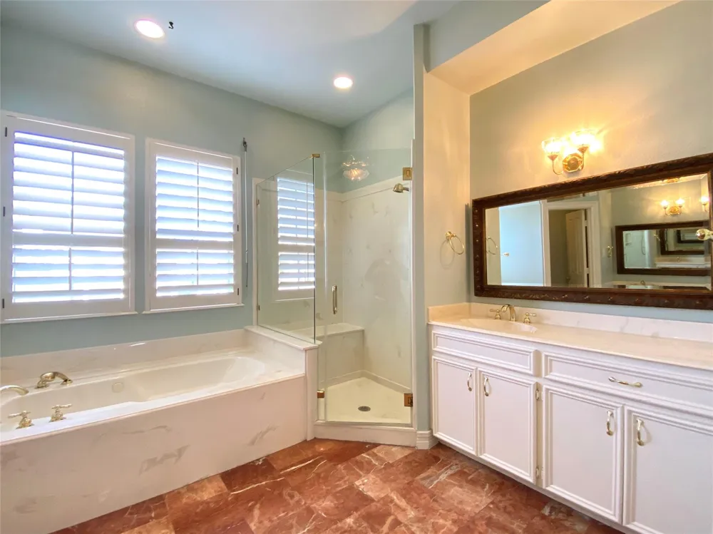 919 Long Reach Drive Tiki Island, TX 77554