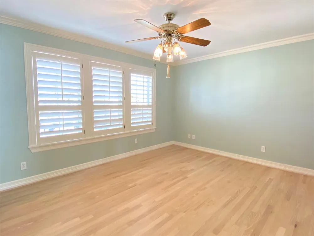 919 Long Reach Drive Tiki Island, TX 77554