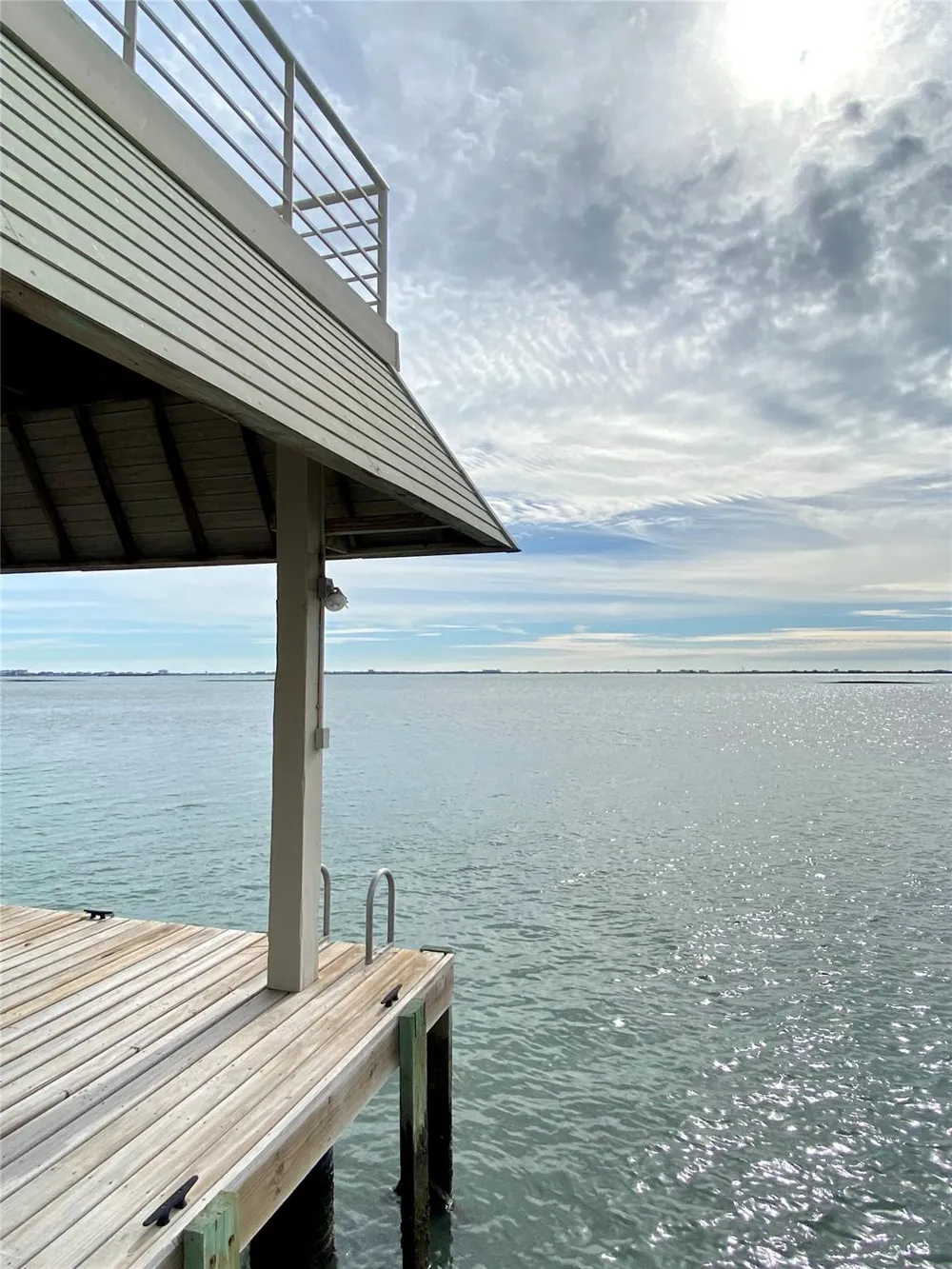 919 Long Reach Drive Tiki Island, TX 77554