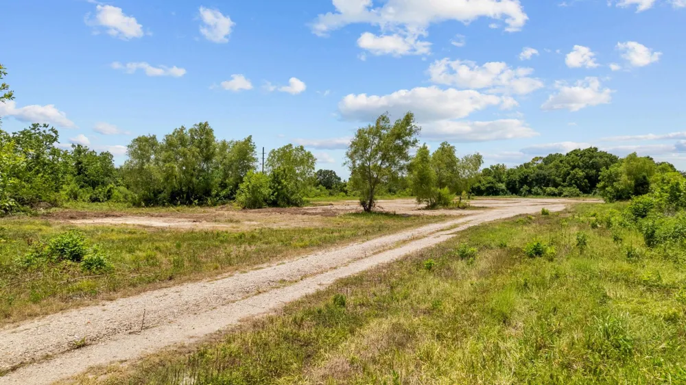 1403 Algoa Friendswood Road Alvin, TX 77511