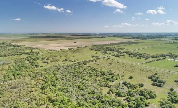 2 Farm Market 530 Edna, TX 77957