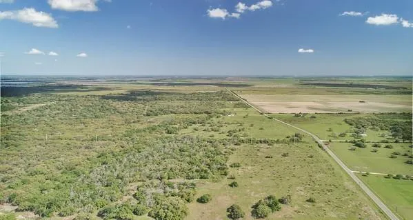 2 Farm Market 530 Edna, TX 77957