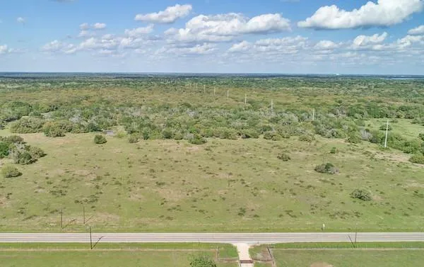 2 Farm Market 530 Edna, TX 77957