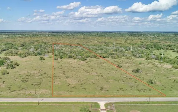 2 Farm Market 530 Edna, TX 77957