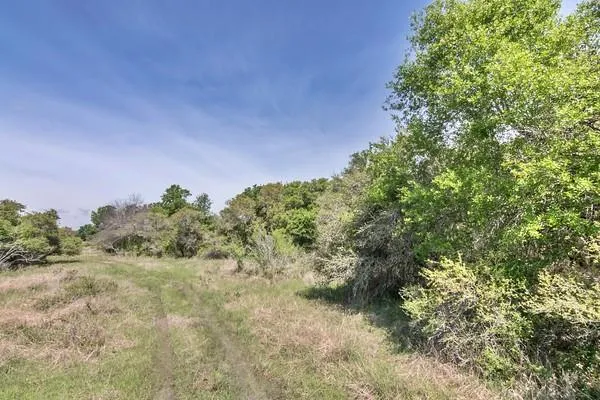 2 Farm Market 530 Edna, TX 77957