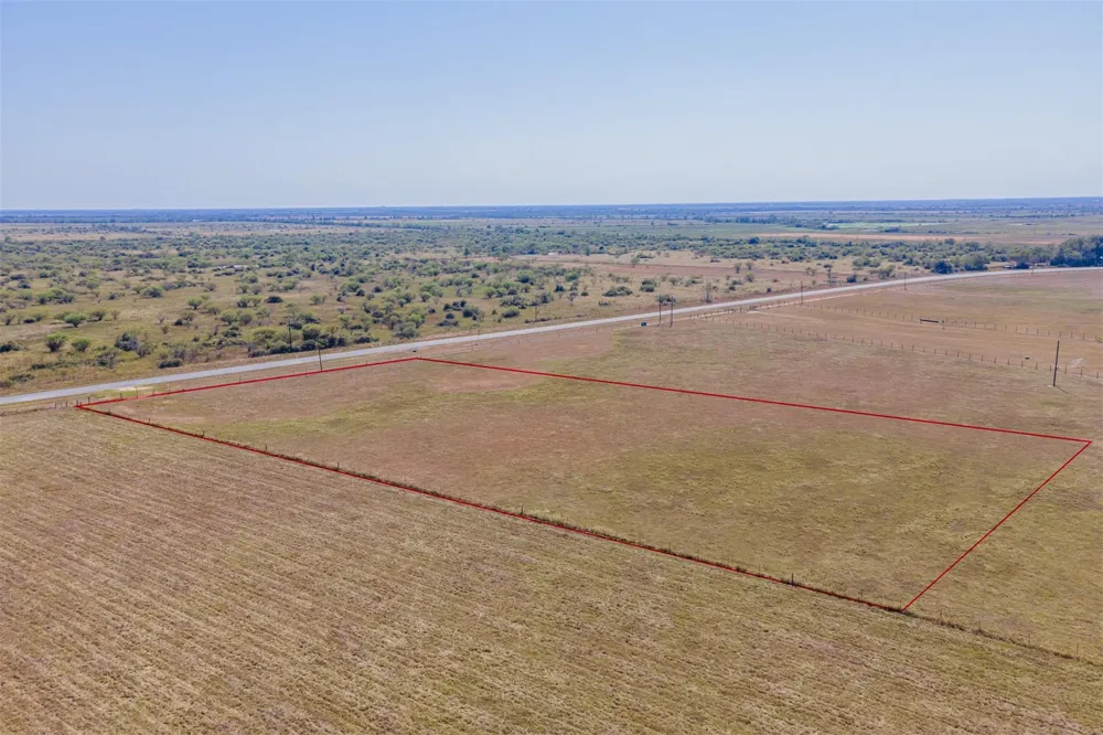 1892 Fm 2761 Cat Spring, TX 78933