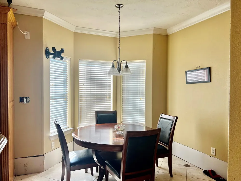3301 Roya Court Port Arthur, TX 77642