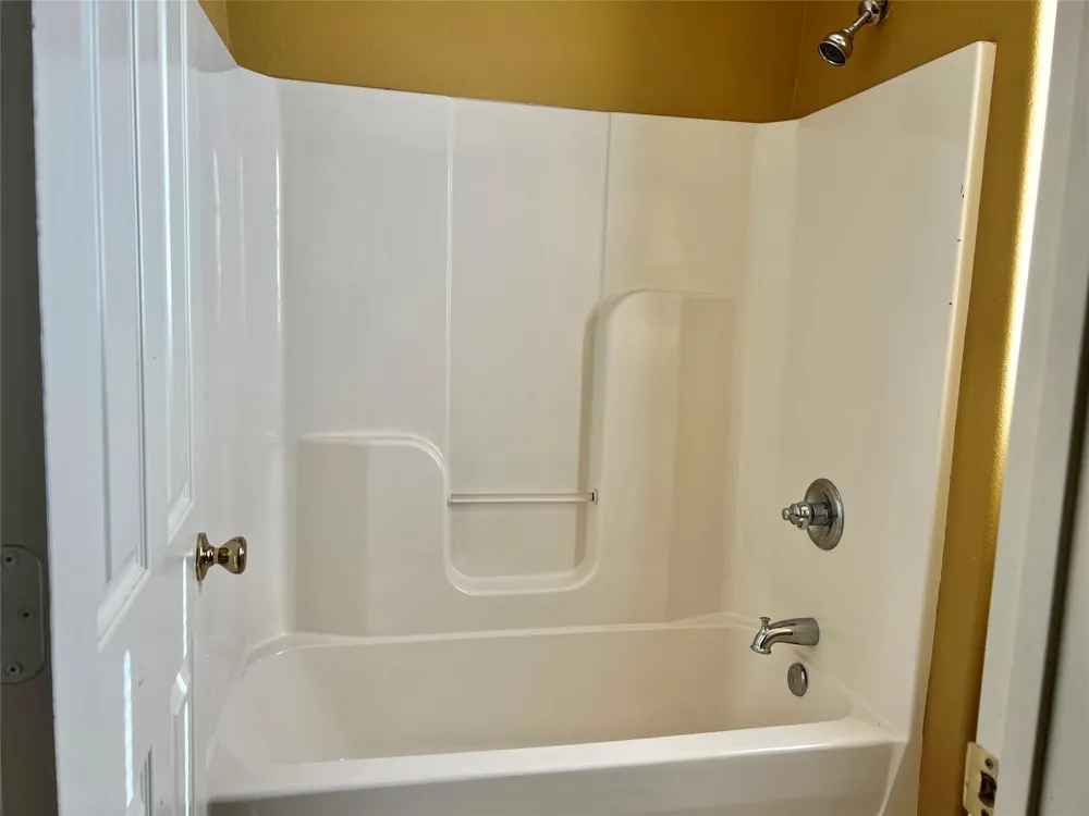 3301 Roya Court Port Arthur, TX 77642