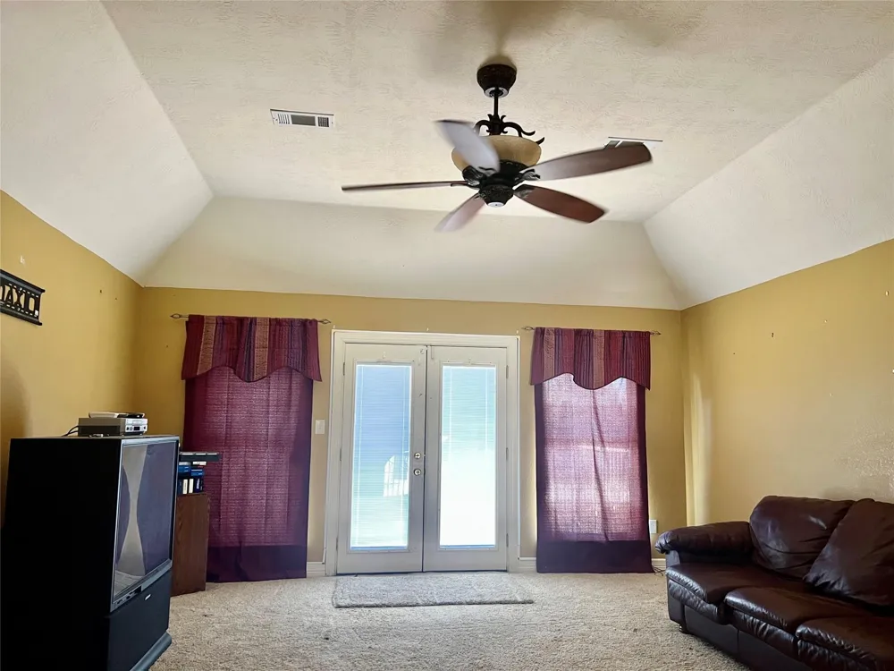 3301 Roya Court Port Arthur, TX 77642