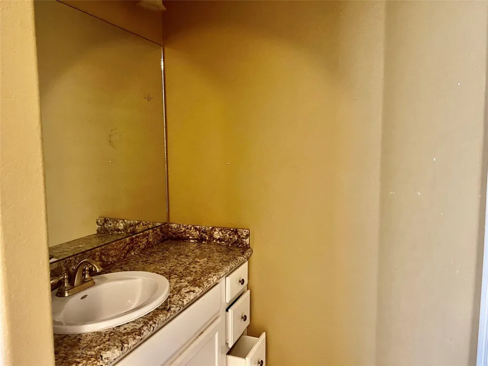 3301 Roya Court Port Arthur, TX 77642