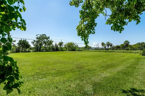 23 1/2 STREET