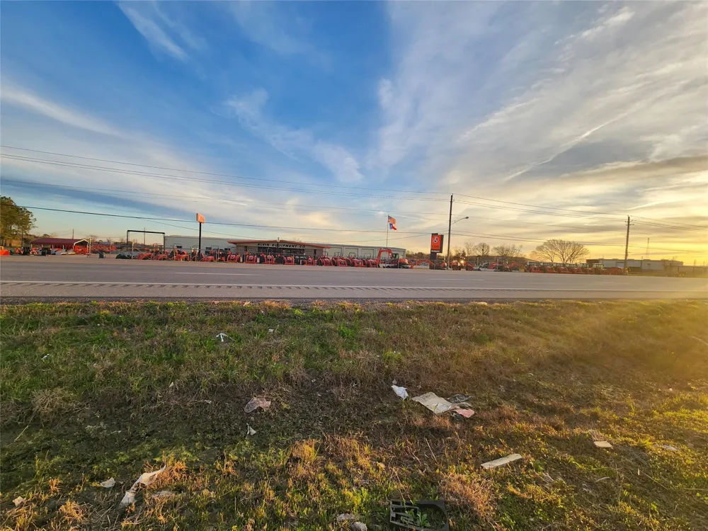 3610 E Highway 6 Alvin, TX 77511