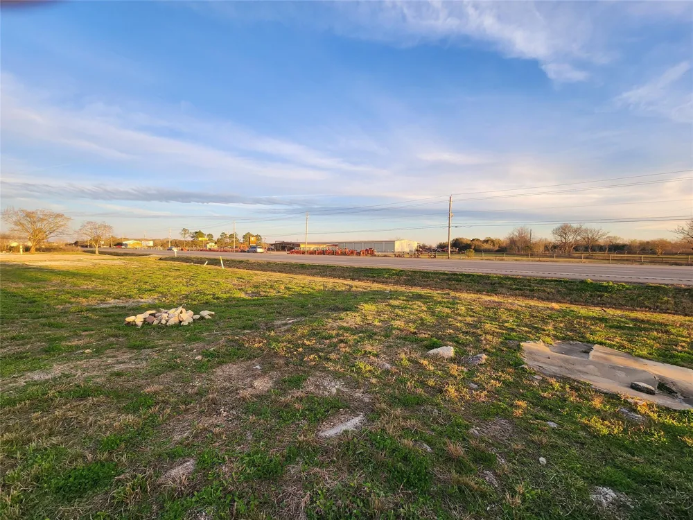3610 E Highway 6 Alvin, TX 77511