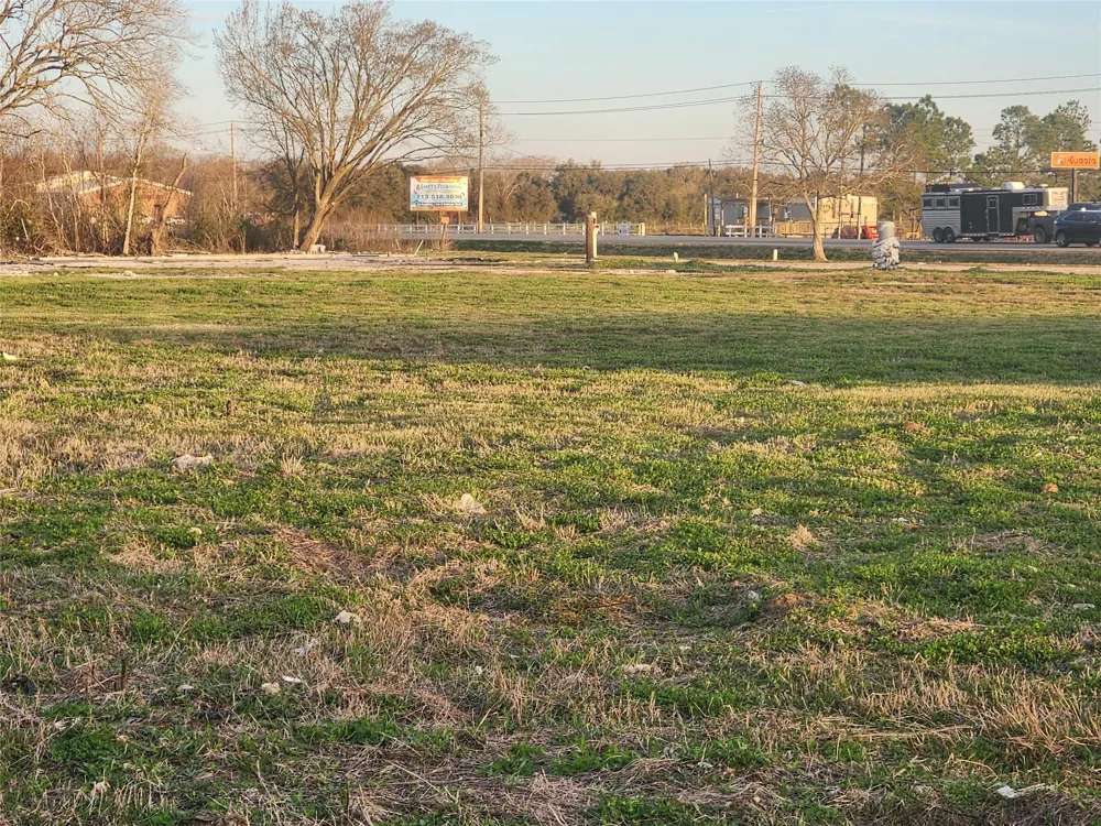3610 E Highway 6 Alvin, TX 77511