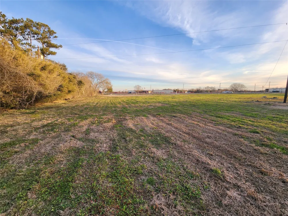 3610 E Highway 6 Alvin, TX 77511