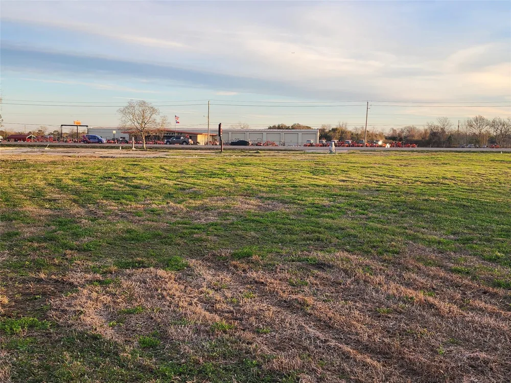 3610 E Highway 6 Alvin, TX 77511