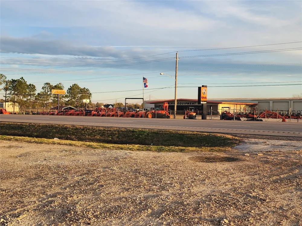 3610 E Highway 6 Alvin, TX 77511