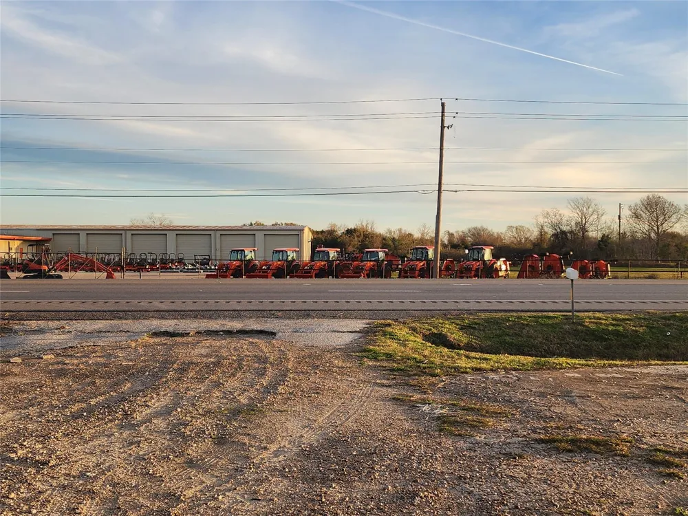3610 E Highway 6 Alvin, TX 77511