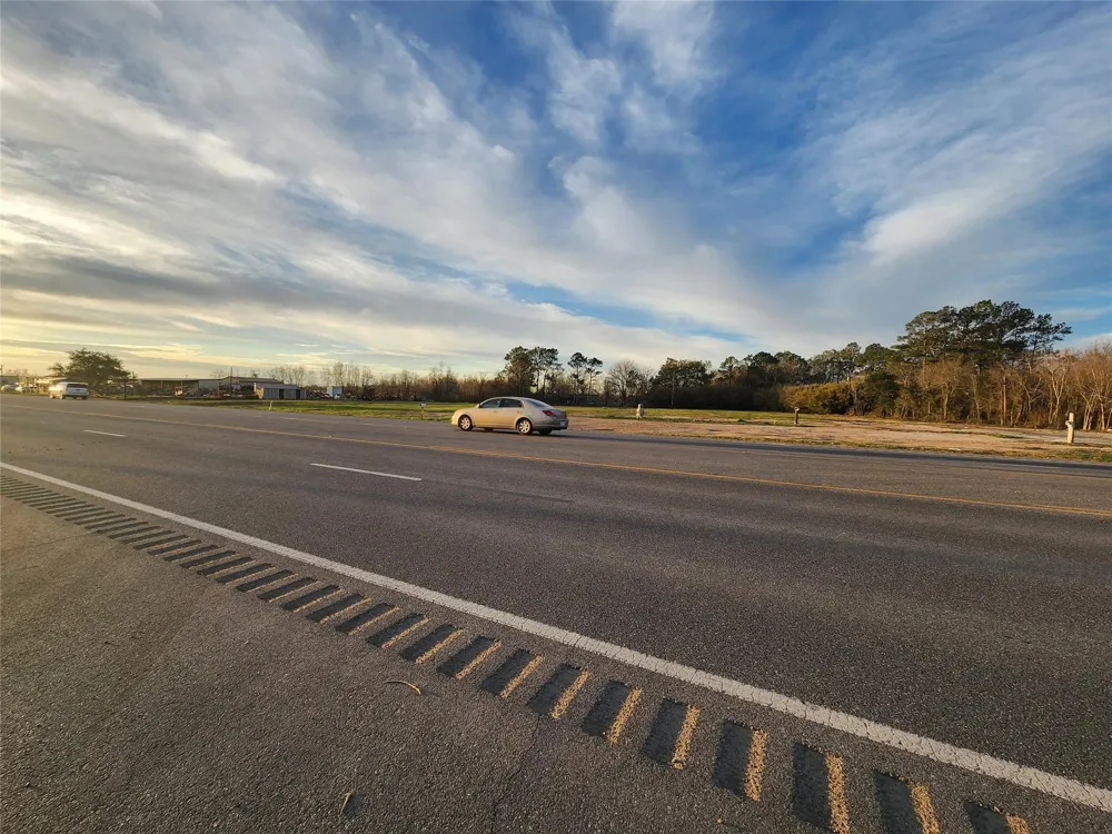 3610 E Highway 6 Alvin, TX 77511