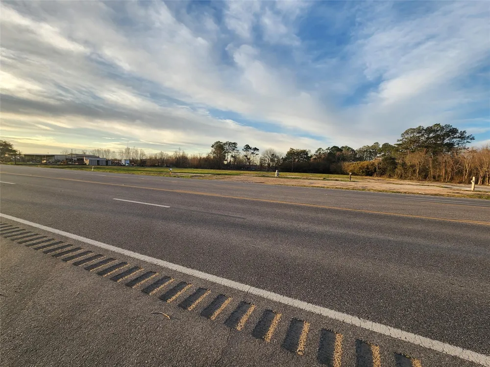 3610 E Highway 6 Alvin, TX 77511