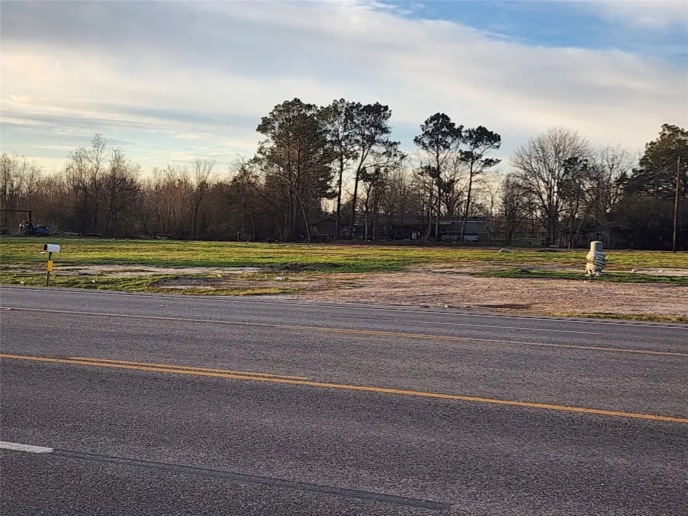 3610 E Highway 6 Alvin, TX 77511
